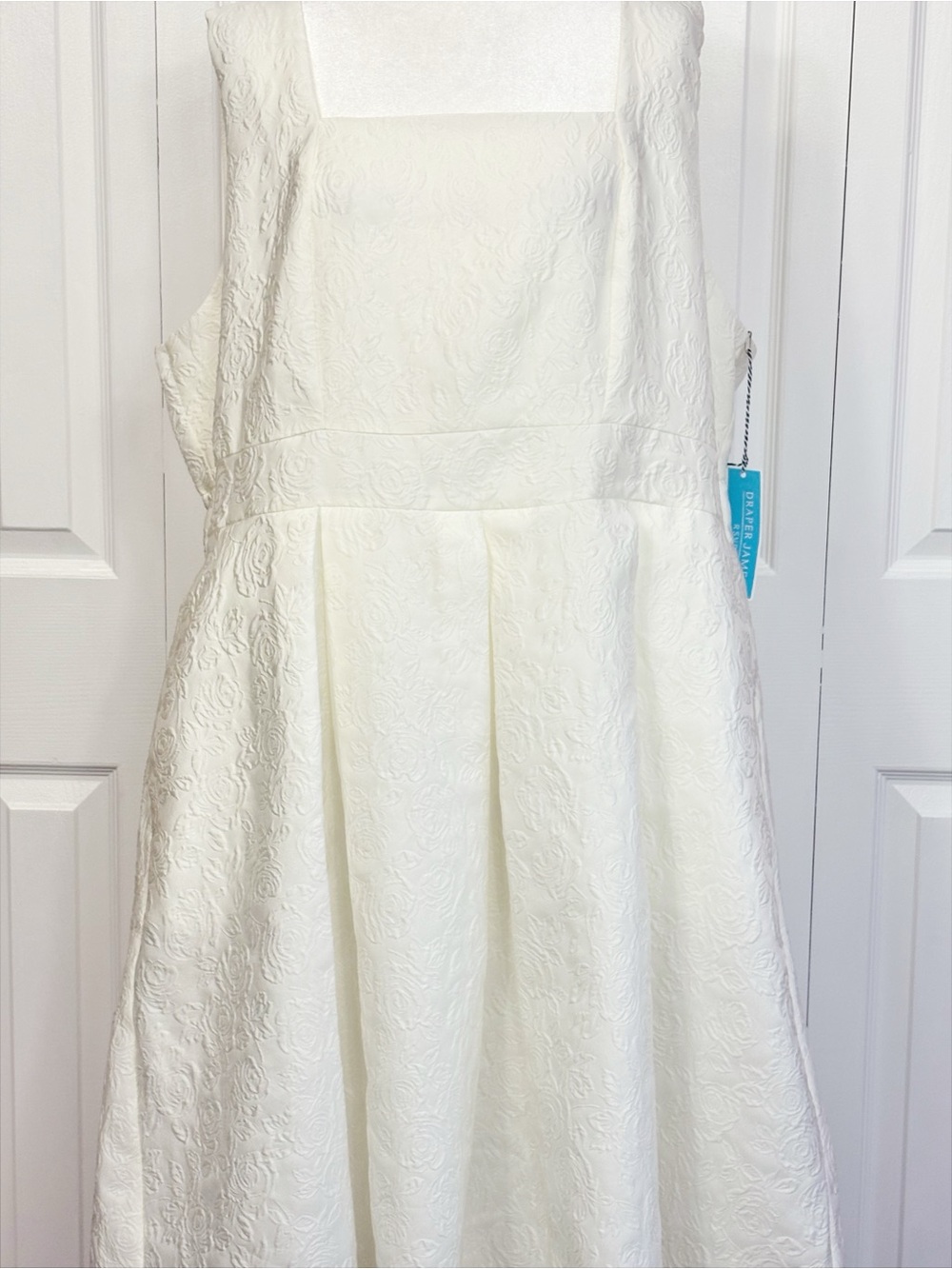 NWT Draper James RSVP Ivory Floral Embossed Sleeveless Fit & Flare Dress 2X